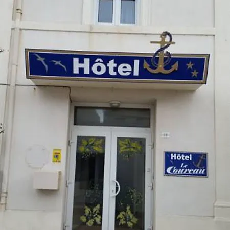 Le Coureau Hotel 2*