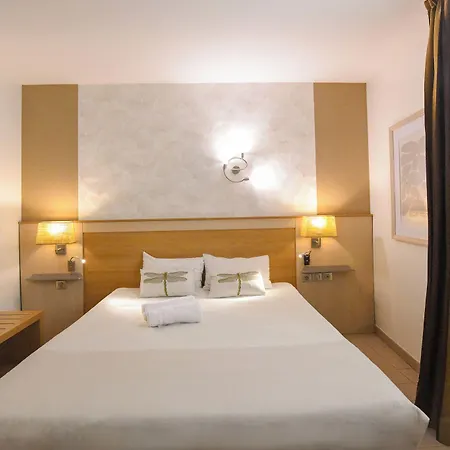 Hotel Le Coureau 2*